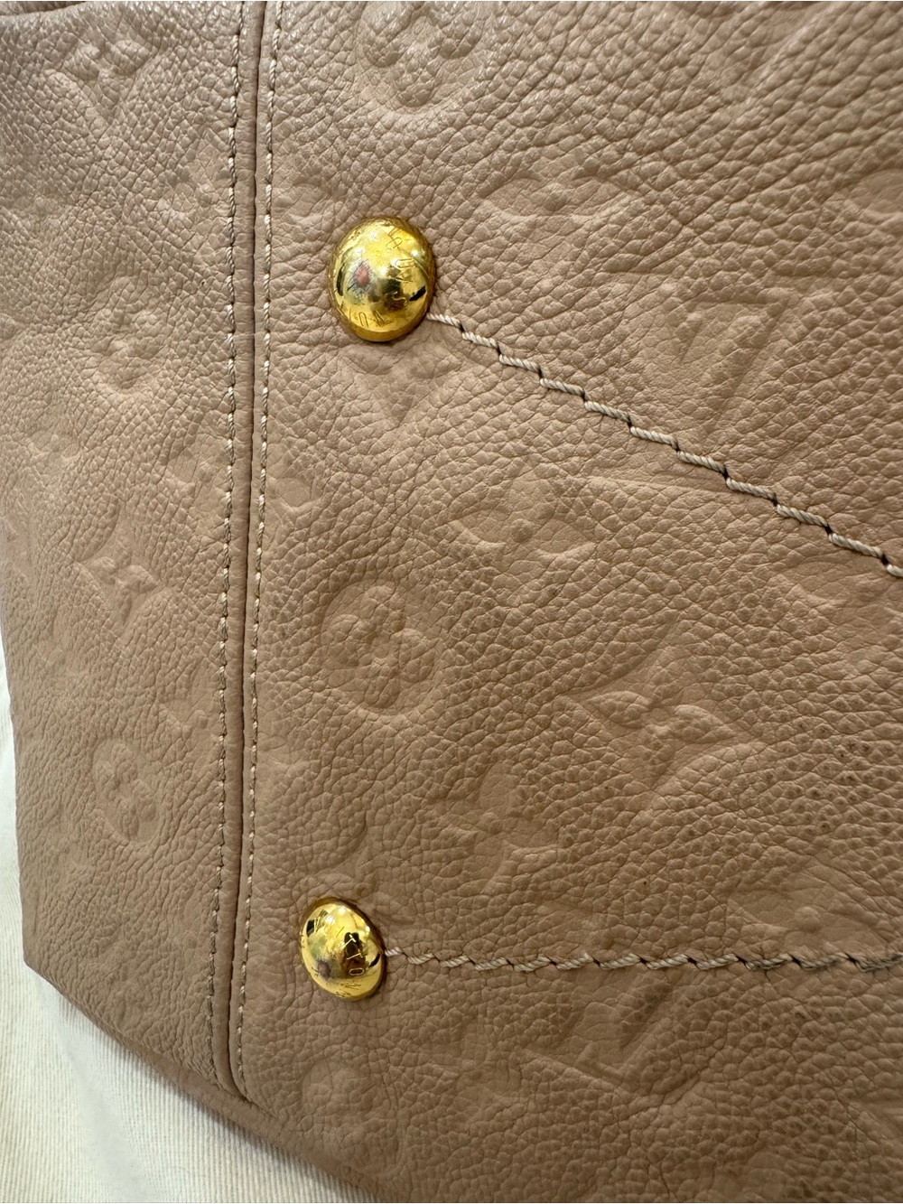 Louis Vuitton Monogram-Empriente Artsy MM in Papyrus - Picture 9 of 16